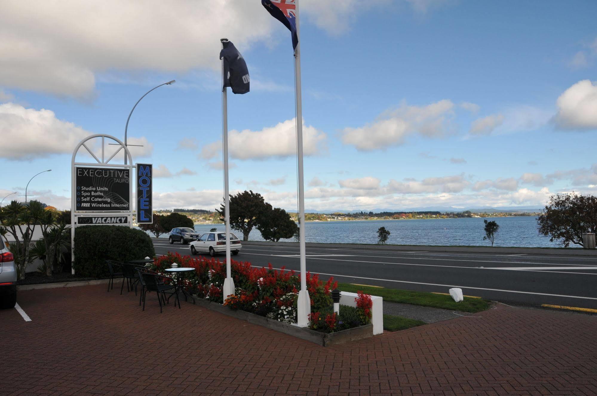 Lakeside Taupo Motel Dış mekan fotoğraf